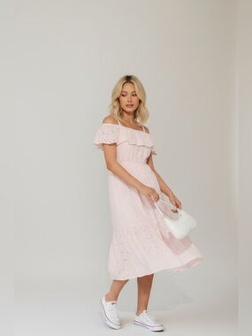 💲 NWT Pink Eyelet Midi Dress
